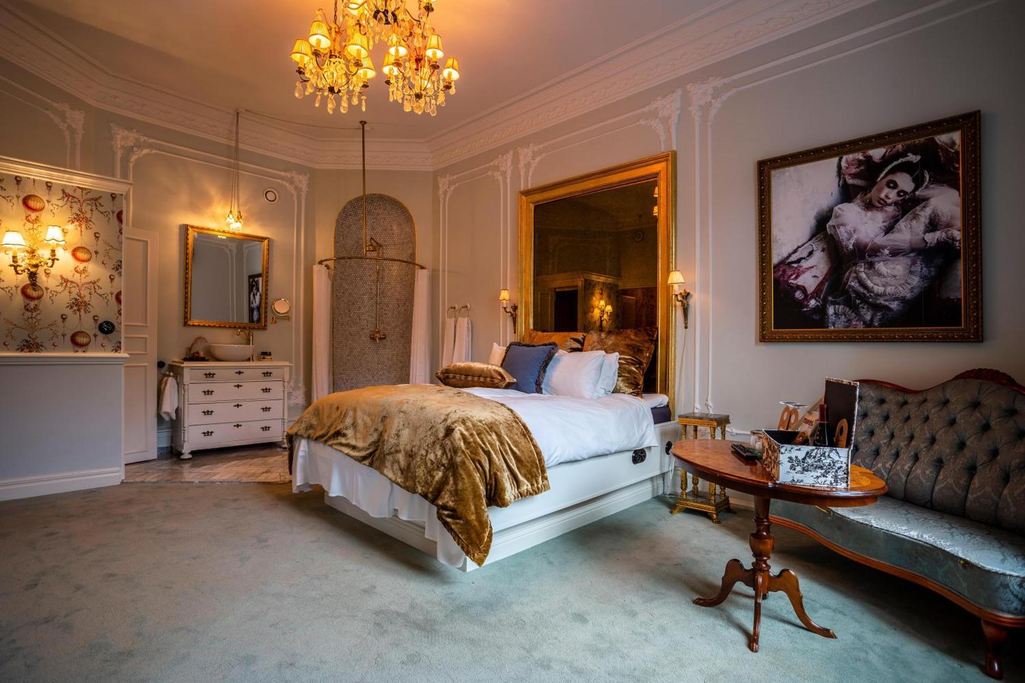 Pigalle Hotell 5*